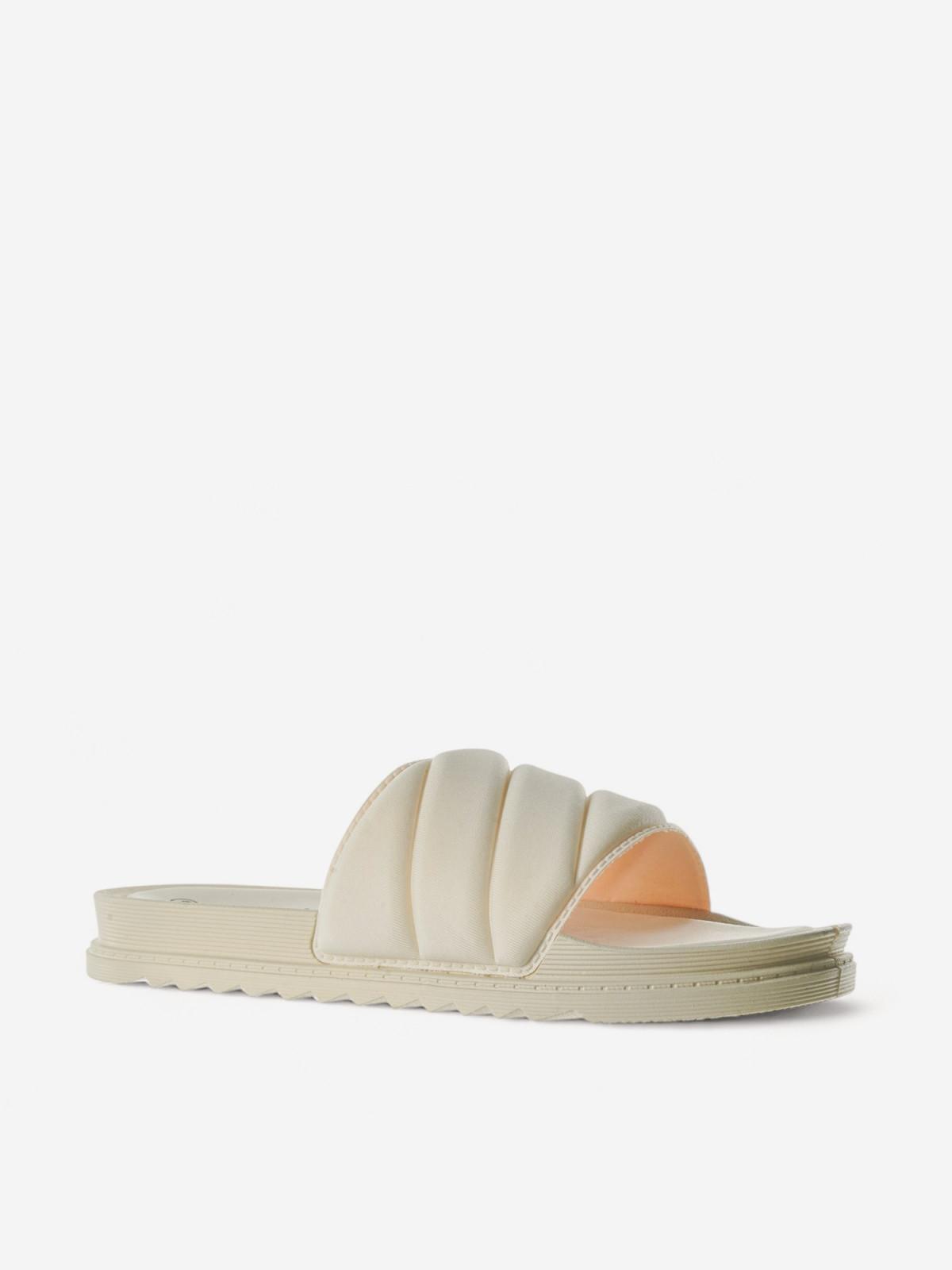 N82877